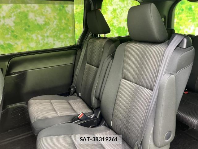 Toyota VOXY 2019-04 7821025-7