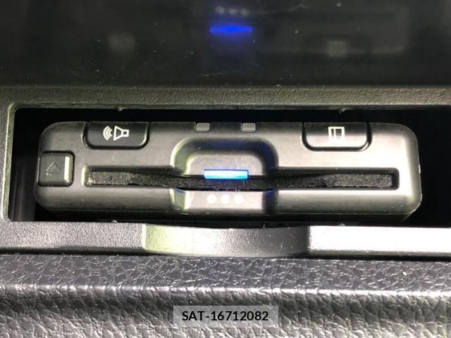 Toyota VOXY 2019-02 7821037-17