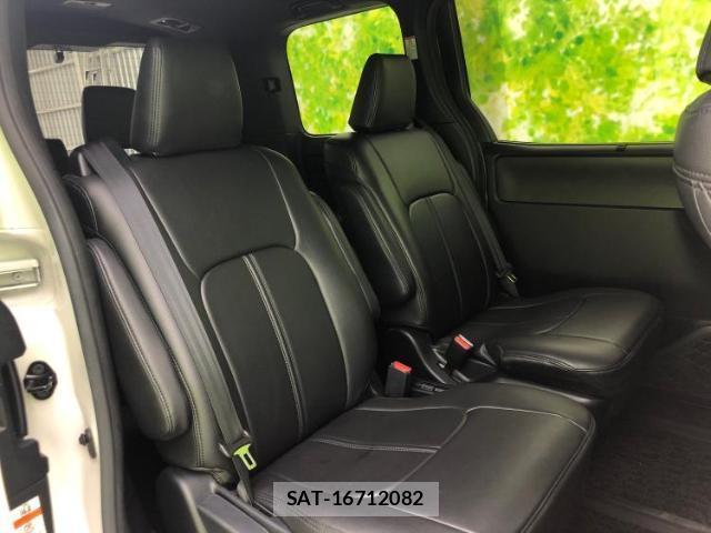 Toyota VOXY 2019-02 7821037-4