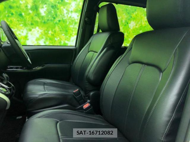 Toyota VOXY 2019-02 7821037-6