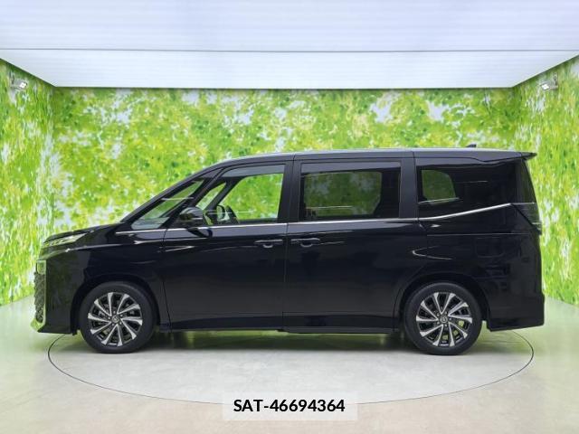 Toyota VOXY 2025-03 7821059-1