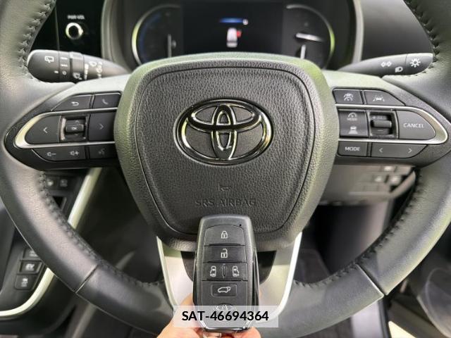 Toyota VOXY 2025-03 7821059-14