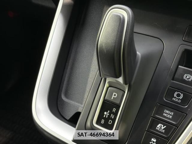 Toyota VOXY 2025-03 7821059-17