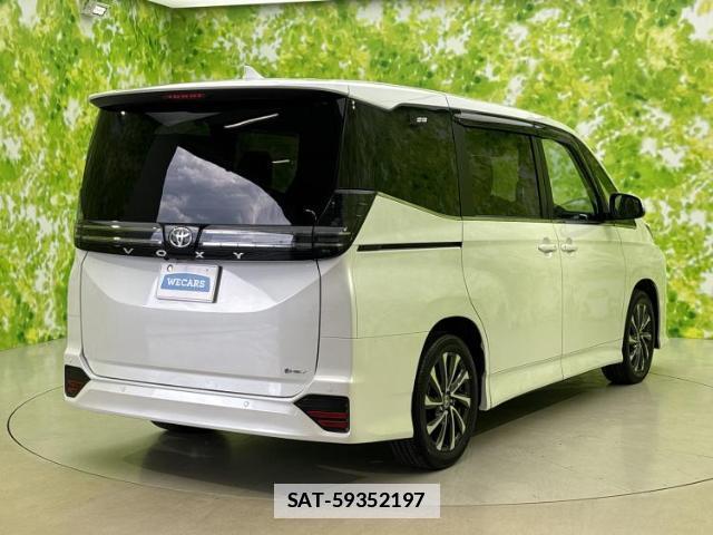 Toyota VOXY 2026-04 7821080-2