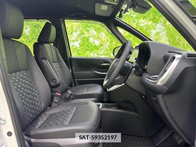Toyota VOXY 2026-04 7821080-4