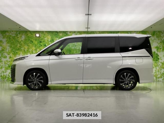 Toyota VOXY 2025-11 7821144-1