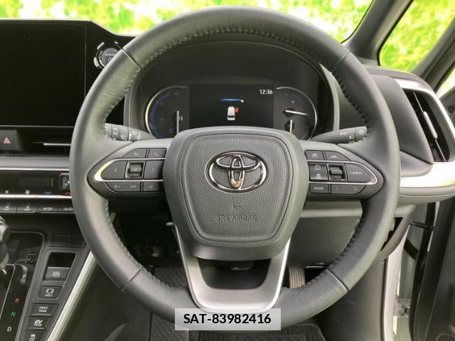 Toyota VOXY 2025-11 7821144-14