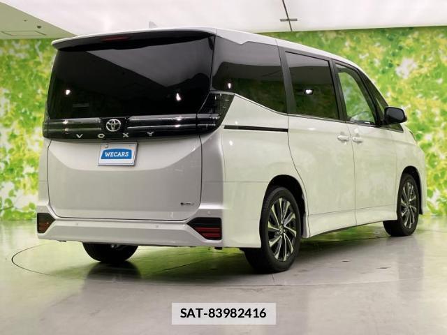 Toyota VOXY 2025-11 7821144-2