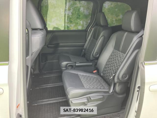 Toyota VOXY 2025-11 7821144-7