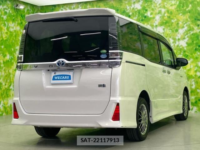 Toyota VOXY 2018-01 7821173-2