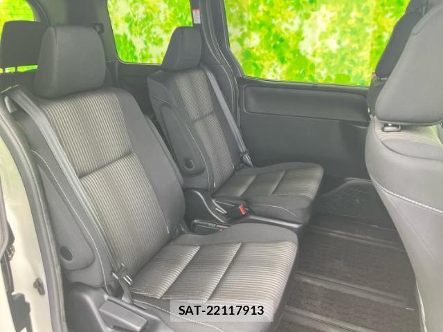 Toyota VOXY 2018-01 7821173-4