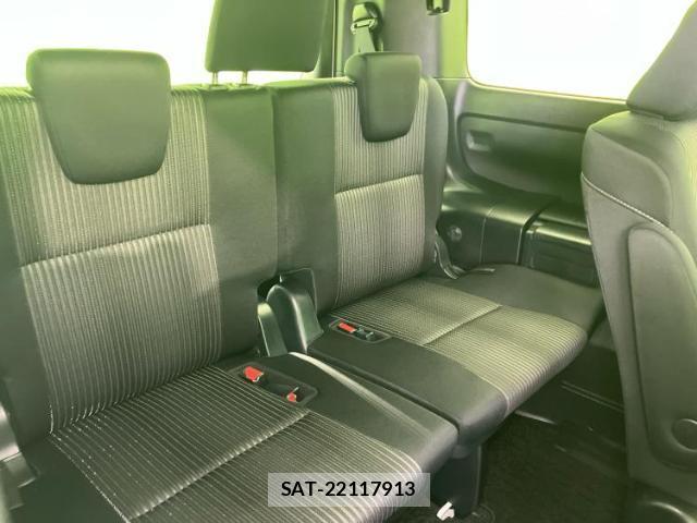 Toyota VOXY 2018-01 7821173-5