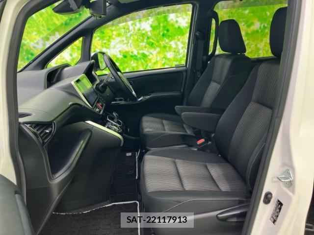 Toyota VOXY 2018-01 7821173-6