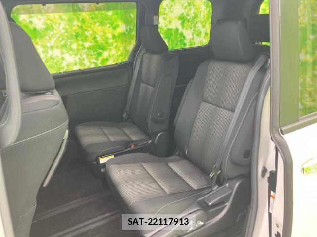 Toyota VOXY 2018-01 7821173-7