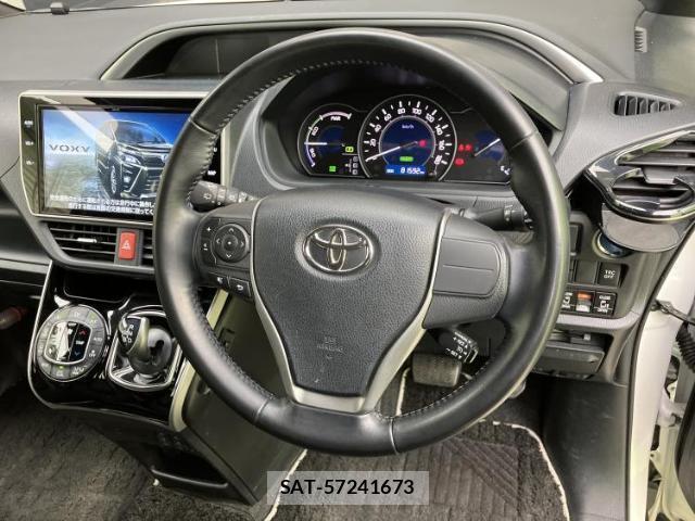Toyota VOXY 2019-03 7821199-15