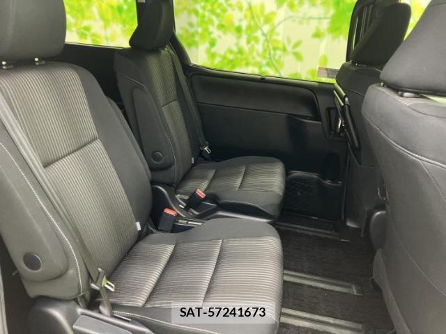Toyota VOXY 2019-03 7821199-4