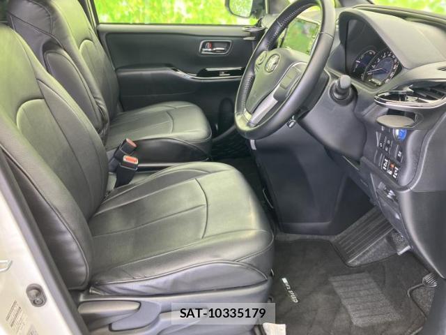 Toyota VOXY 2019-03 7821333-3