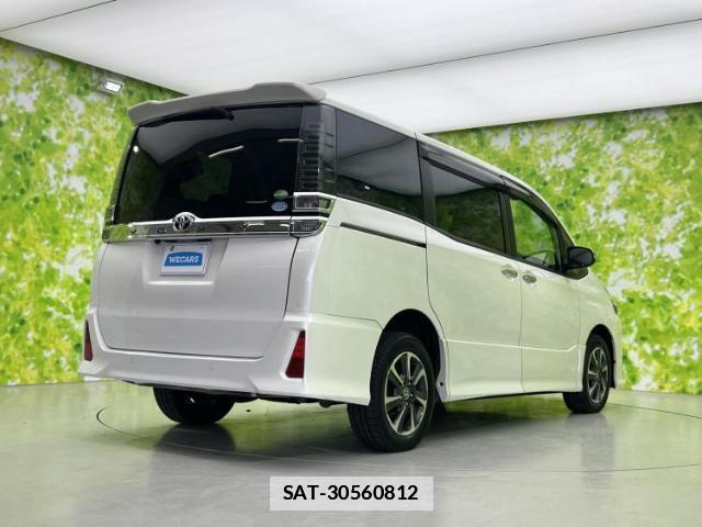 Toyota VOXY 2020-02 7821353-2