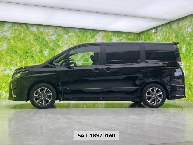 Toyota VOXY 2017-10 7821363-1