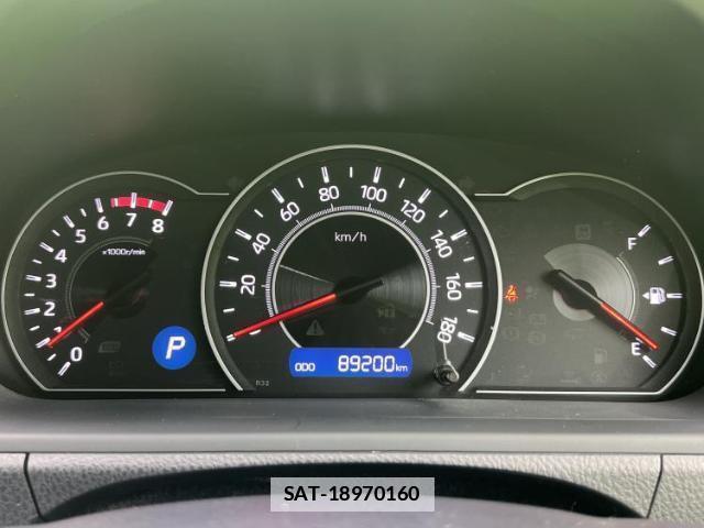Toyota VOXY 2017-10 7821363-14