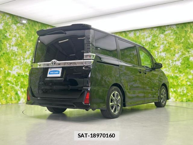 Toyota VOXY 2017-10 7821363-2
