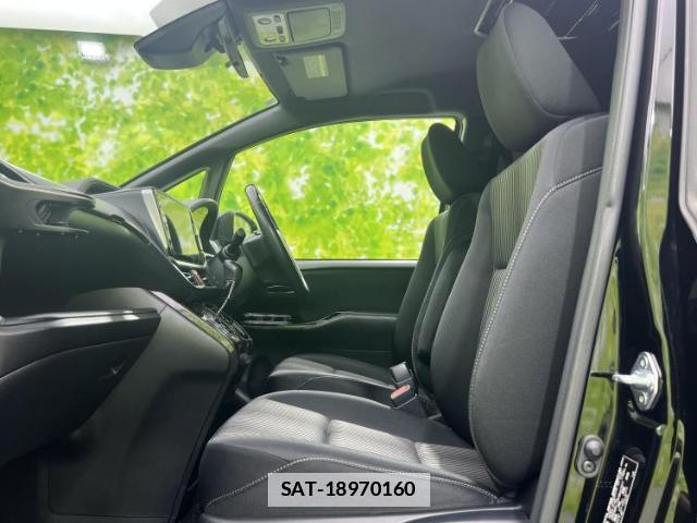 Toyota VOXY 2017-10 7821363-6