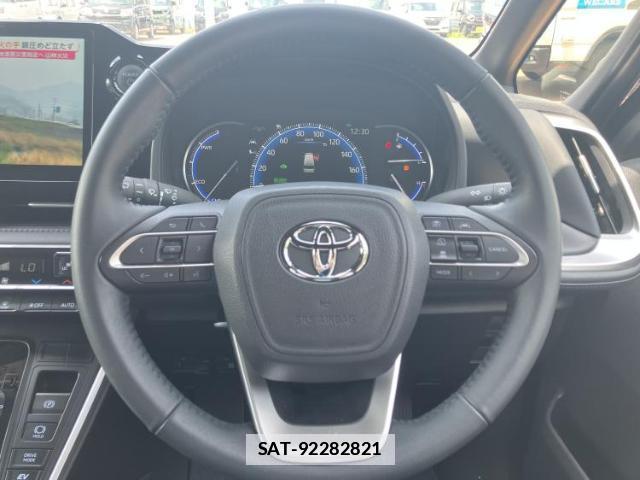 Toyota VOXY 2024-09 7821398-15