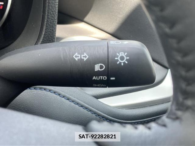 Toyota VOXY 2024-09 7821398-16