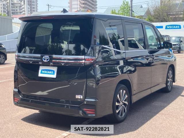 Toyota VOXY 2024-09 7821398-2