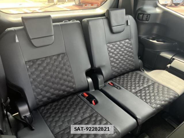 Toyota VOXY 2024-09 7821398-5
