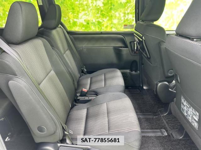 Toyota VOXY 2018-11 7821518-4