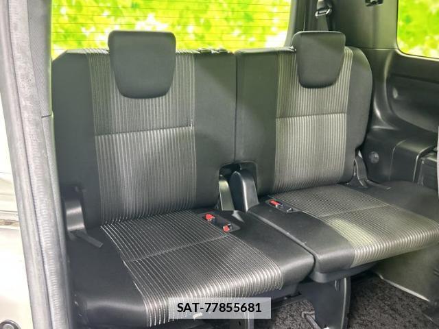 Toyota VOXY 2018-11 7821518-5