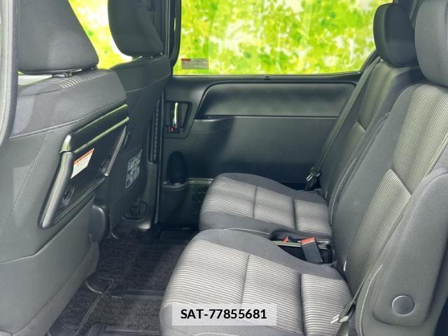 Toyota VOXY 2018-11 7821518-7
