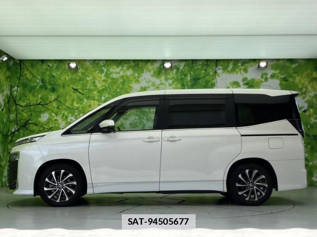Toyota VOXY 2025-06 7821616-1