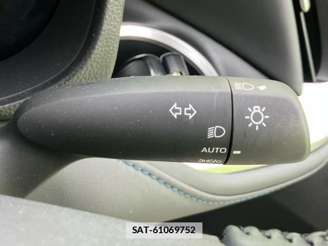 Toyota VOXY 2025-11 7821655-15