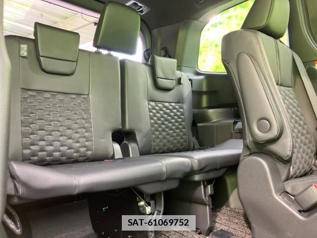 Toyota VOXY 2025-11 7821655-5