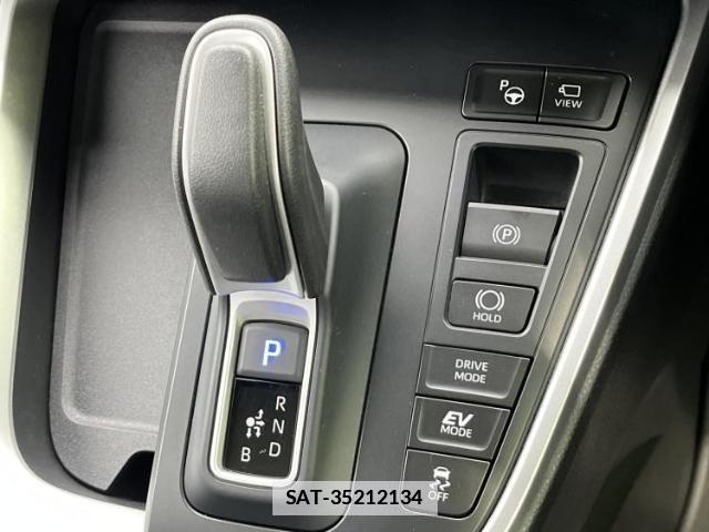Toyota VOXY 2025-09 7821675-17