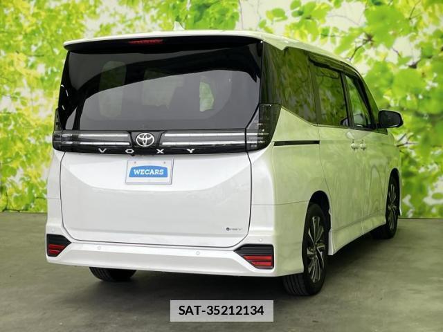 Toyota VOXY 2025-09 7821675-2