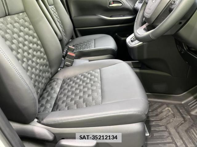 Toyota VOXY 2025-09 7821675-3