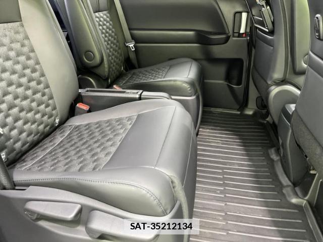 Toyota VOXY 2025-09 7821675-4