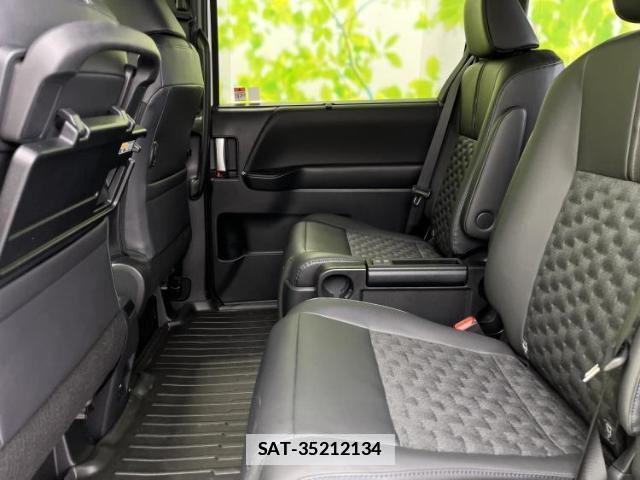 Toyota VOXY 2025-09 7821675-7