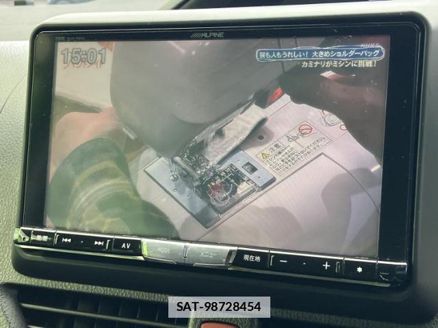 Toyota VOXY 2014-04 7821696-11