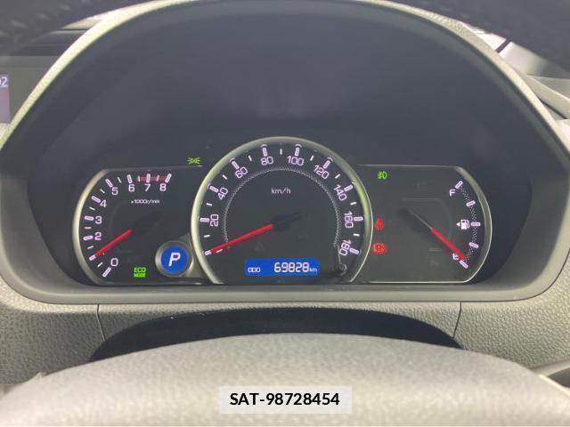 Toyota VOXY 2014-04 7821696-13