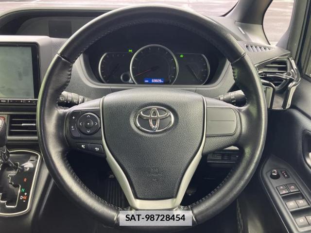 Toyota VOXY 2014-04 7821696-14