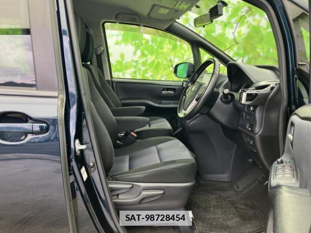 Toyota VOXY 2014-04 7821696-3