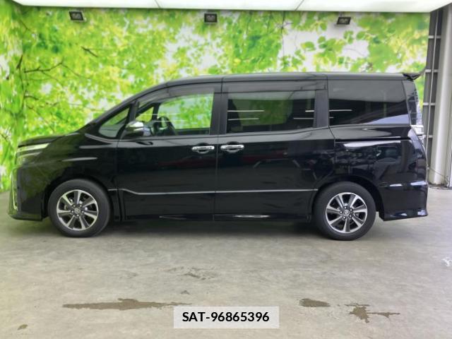 Toyota VOXY 2020-03 7821849-1