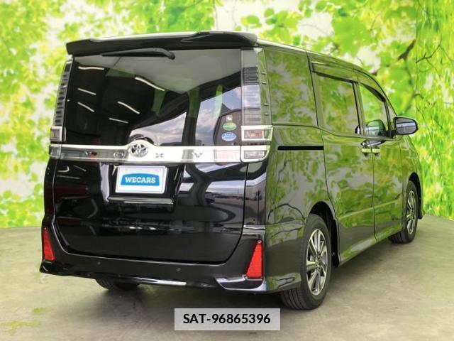 Toyota VOXY 2020-03 7821849-2