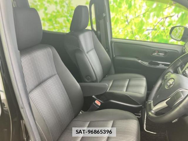 Toyota VOXY 2020-03 7821849-4