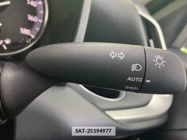 Toyota VOXY 2025-04 7821874-16