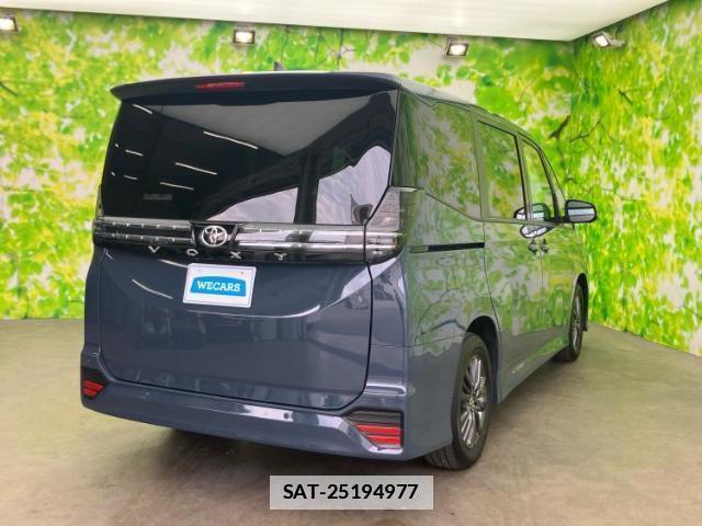 Toyota VOXY 2025-04 7821874-2